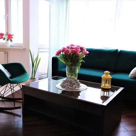 Stylish And Spacious By Cooee Apartments Varsavia Esterno foto