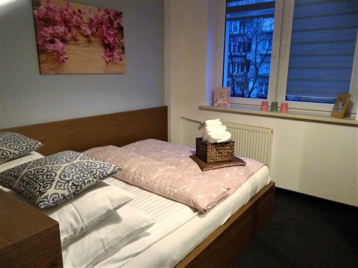 Stylish And Spacious By Cooee Apartments Varsavia Esterno foto