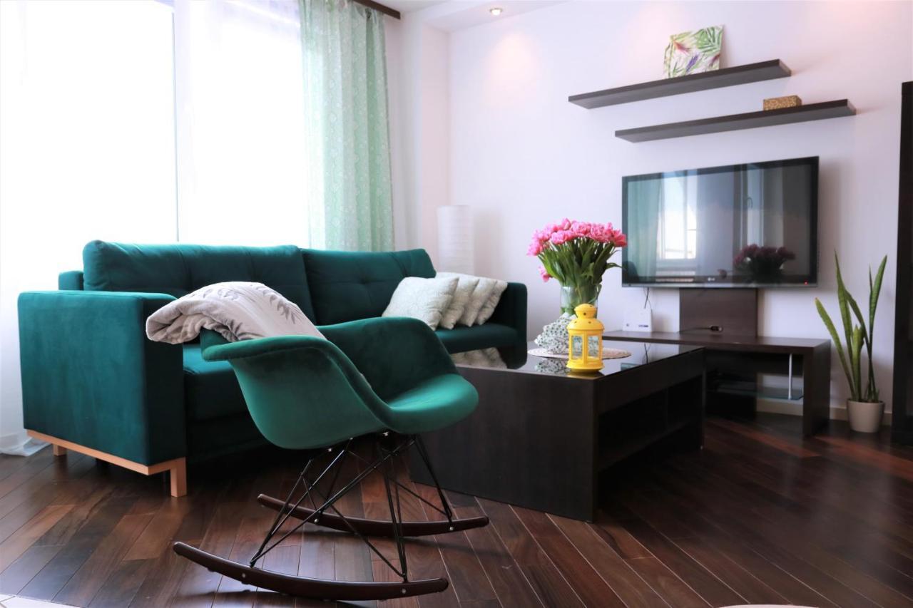 Stylish And Spacious By Cooee Apartments Varsavia Esterno foto
