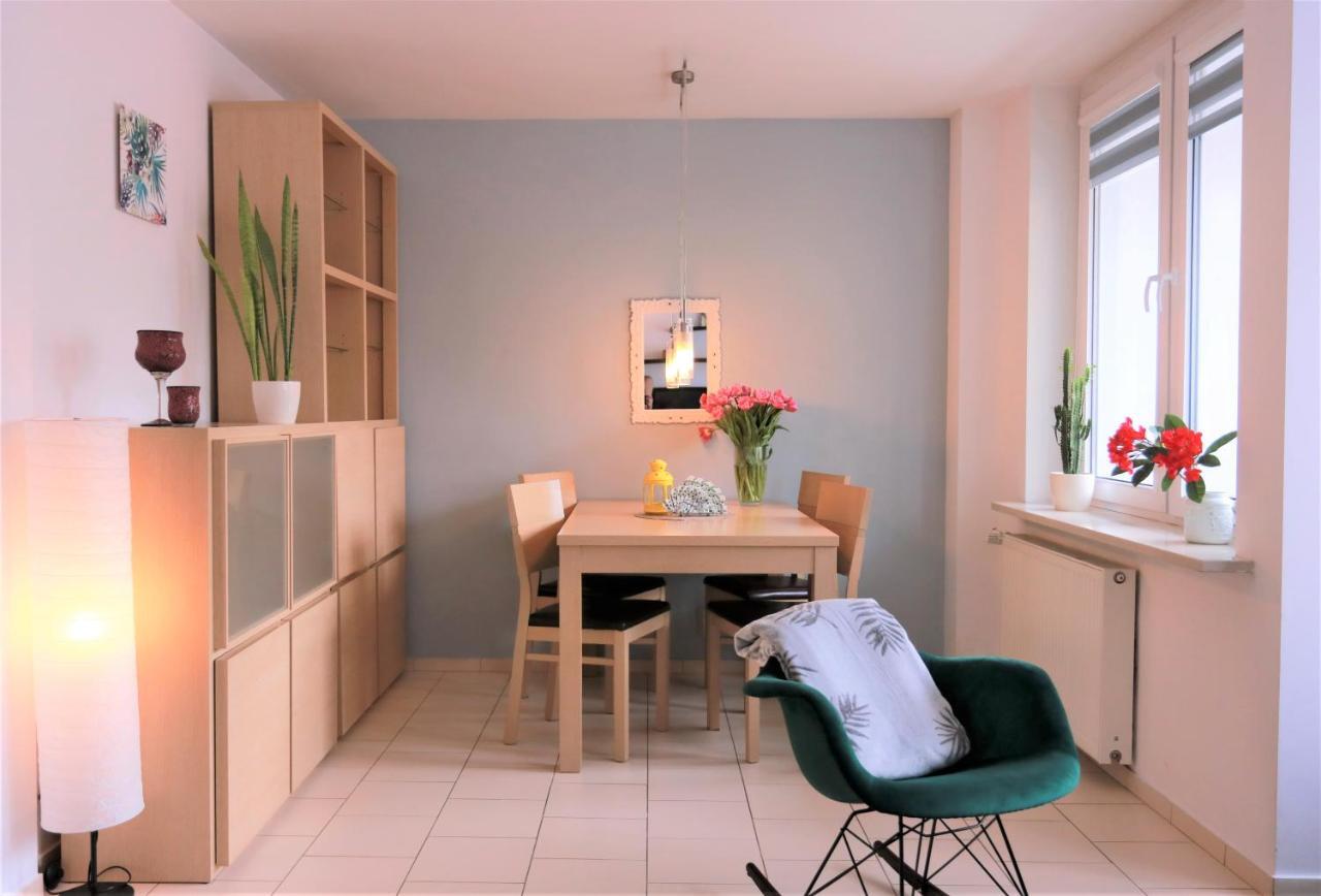 Stylish And Spacious By Cooee Apartments Varsavia Esterno foto