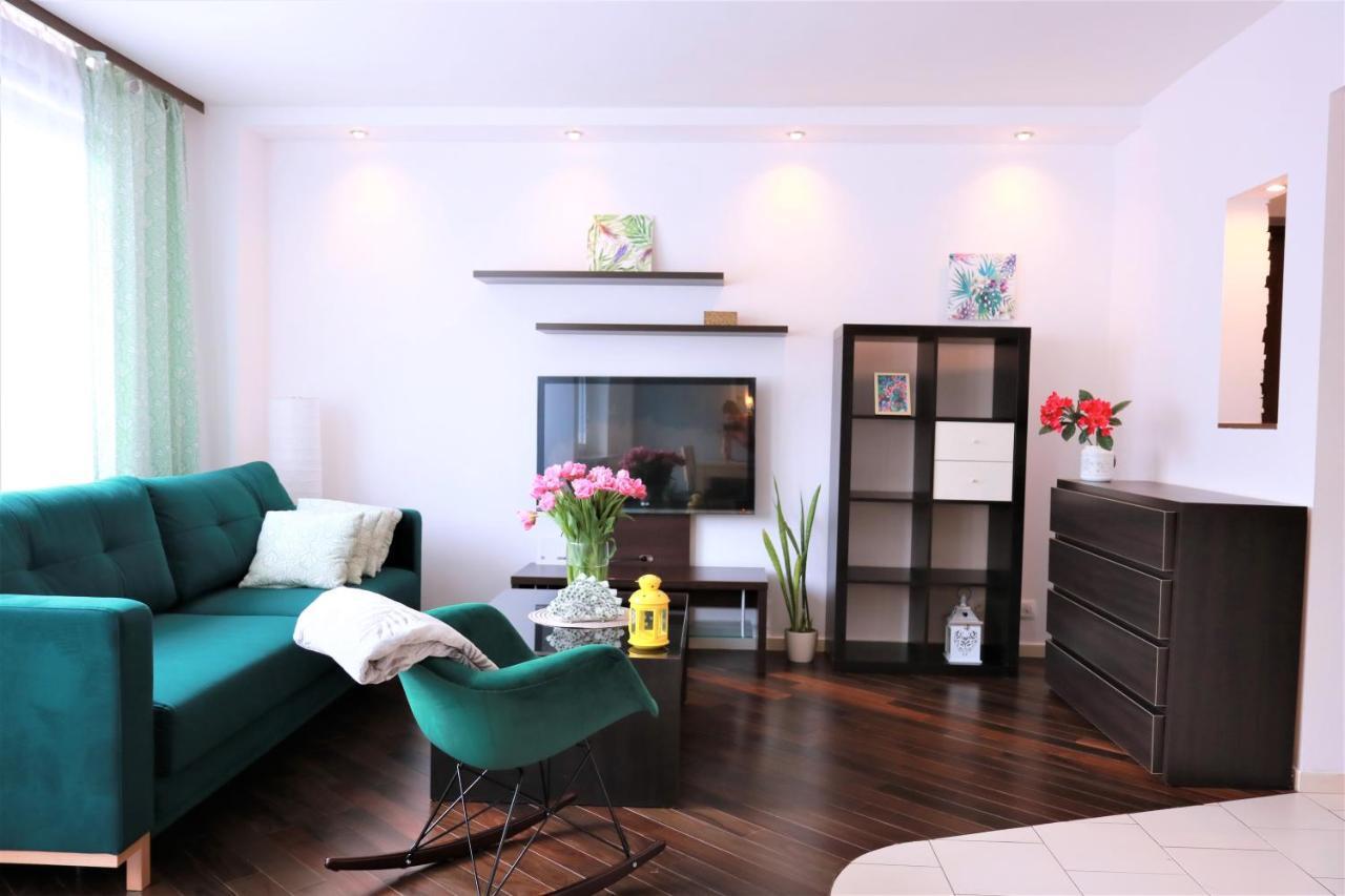 Stylish And Spacious By Cooee Apartments Varsavia Esterno foto